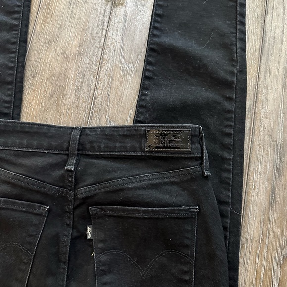 Levi’s High Rise Skinny Jeans - Picture 6 of 13